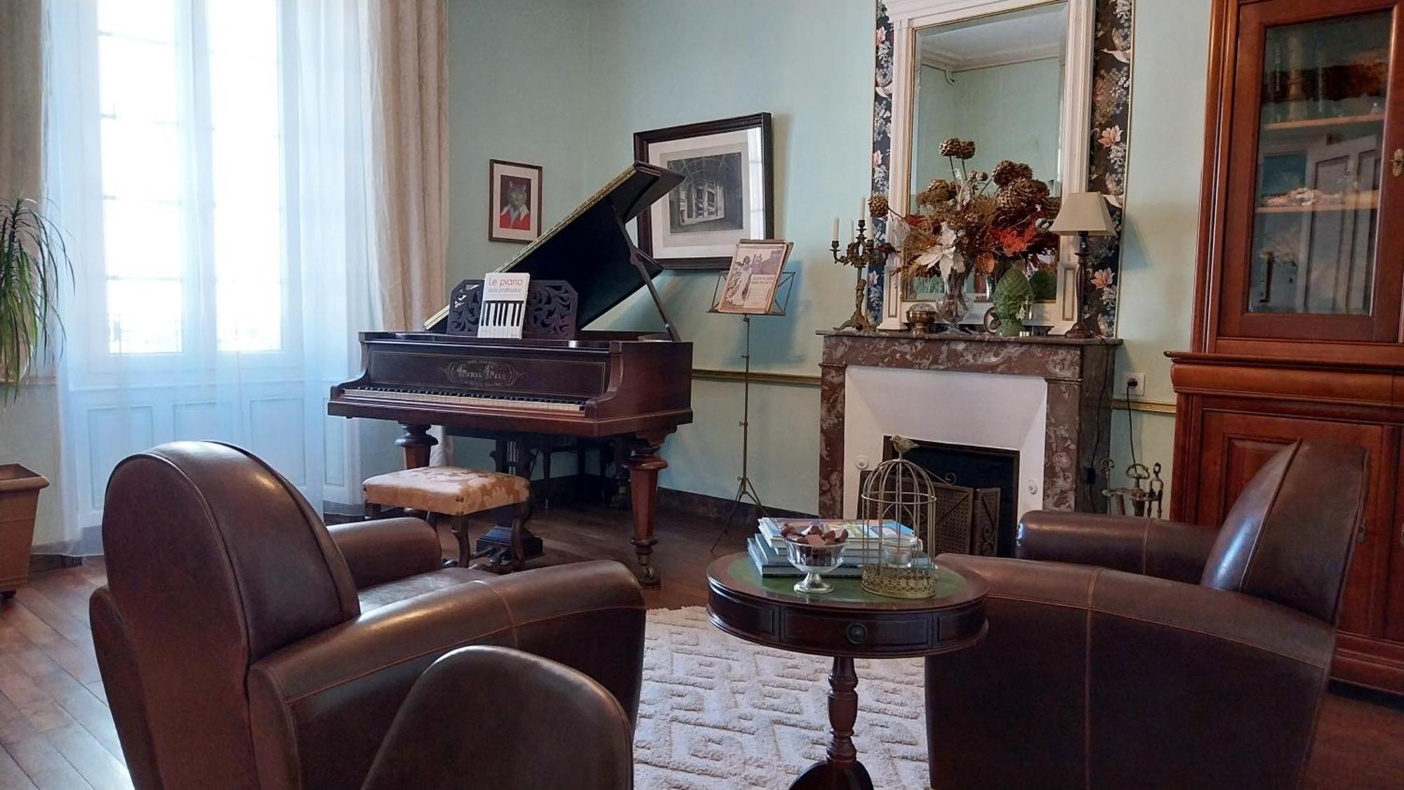 מלון Saint-Laurent-Des-Autels Le Griffon 1855 מראה חיצוני תמונה